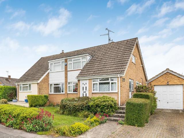 2 bedroom semi detached house for sale