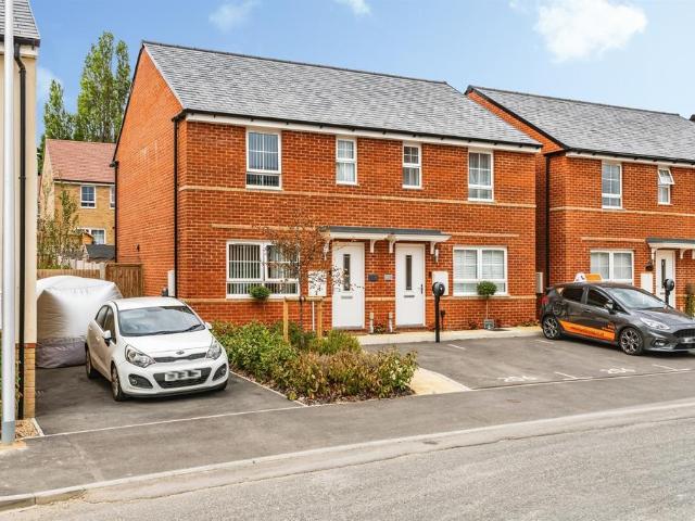 2 bedroom semi detached house for sale