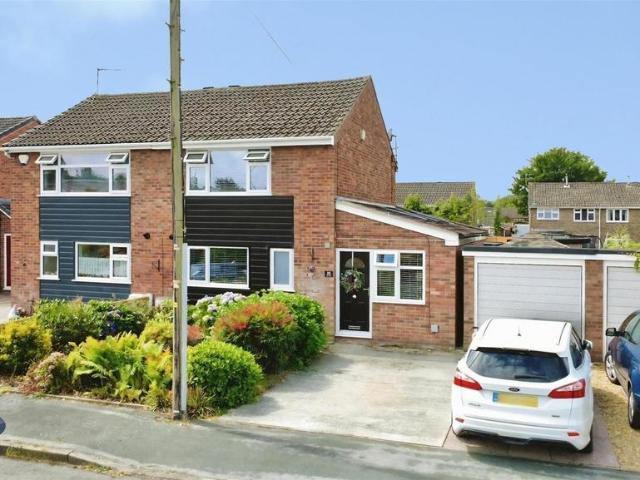 2 bedroom semi detached house for sale