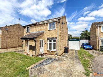 2 bedroom semi detached house for sale