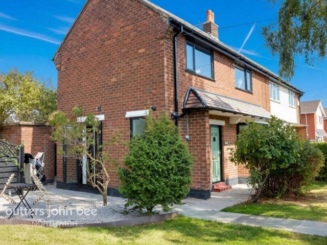 2 bedroom semi detached house for sale