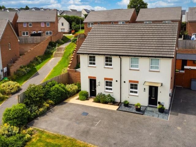 2 bedroom semi detached house for sale