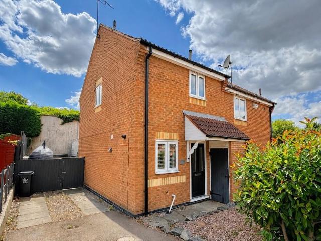 2 bedroom semi detached house for sale
