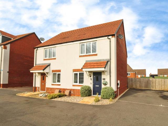 2 bedroom semi detached house for sale