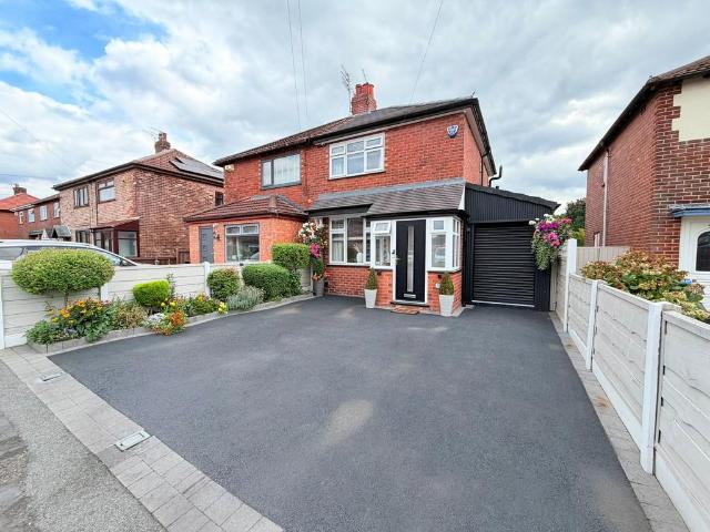 2 bedroom semi detached house for sale