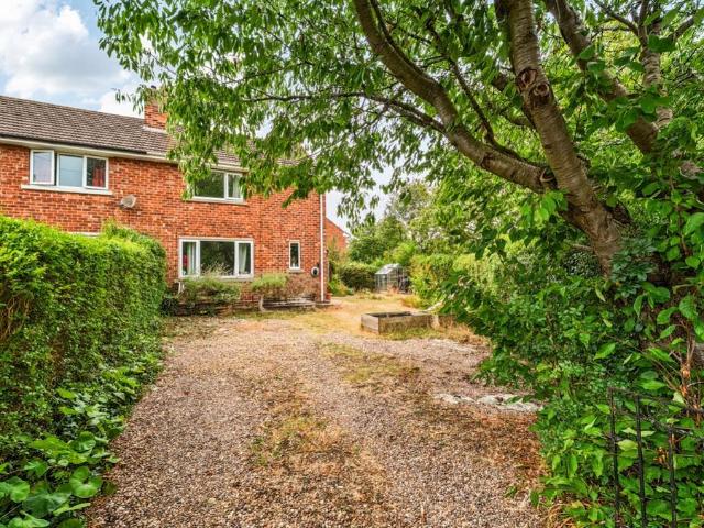 2 bedroom semi detached house for sale