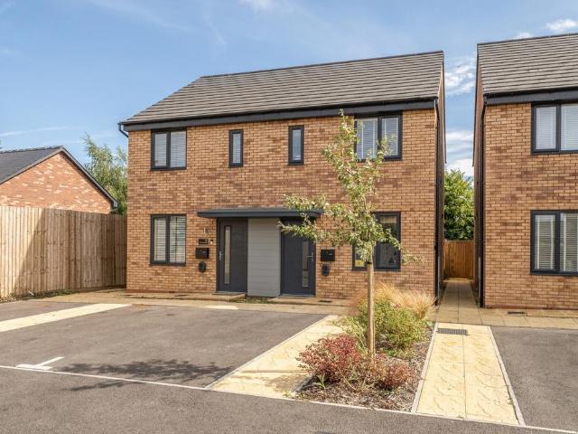 2 bedroom semi detached house for sale
