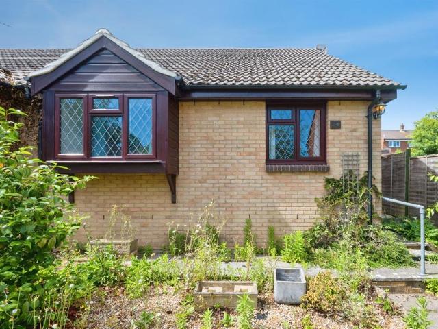 2 bedroom semi detached bungalow for sale