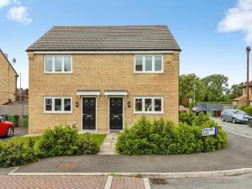 2 bedroom semi detached house for sale