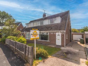 2 bedroom semi detached house for sale