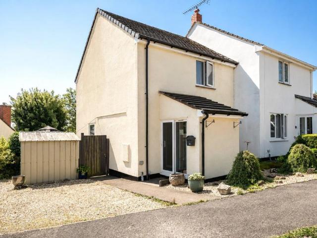 2 bedroom semi detached house for sale