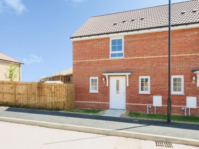 2 bedroom semi detached house for sale