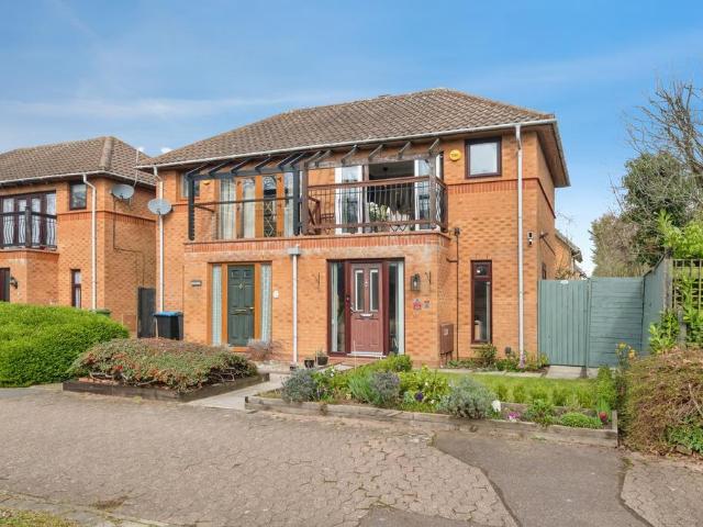 2 bedroom semi detached house for sale