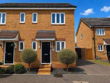 2 bedroom semi detached house for sale
