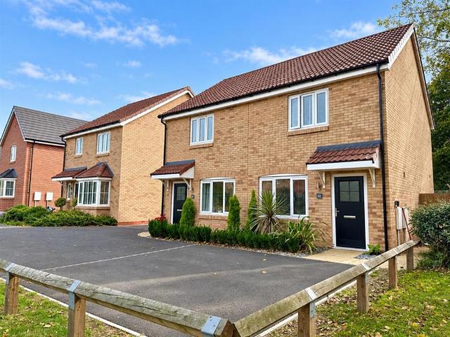 2 bedroom semi detached house for sale