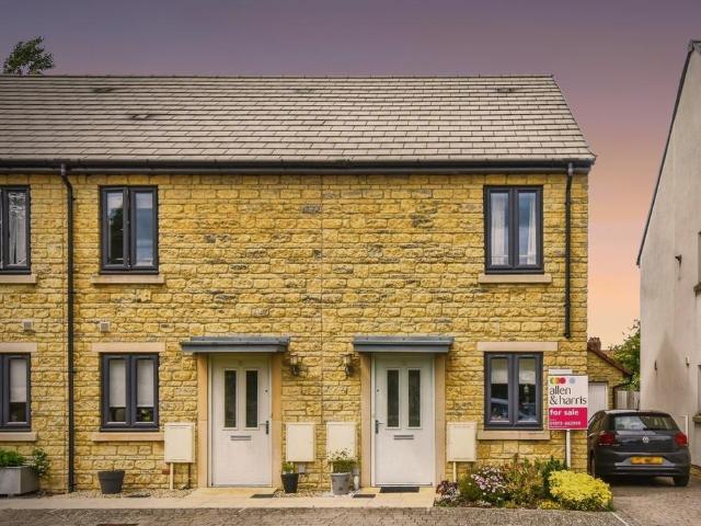 2 bedroom semi detached house for sale
