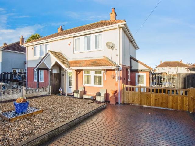 2 bedroom semi detached house for sale