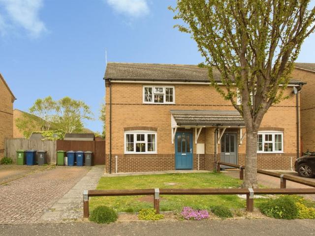 2 bedroom semi detached house for sale