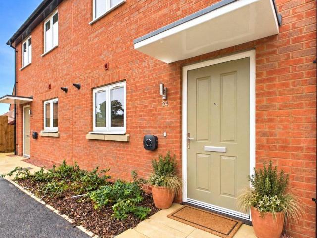 2 bedroom semi detached house for sale
