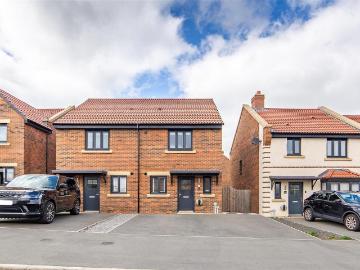 2 bedroom semi detached house for sale