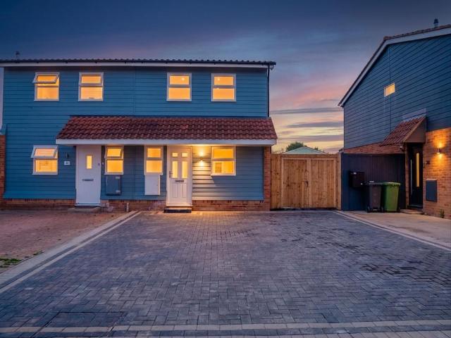 2 bedroom semi detached house for sale