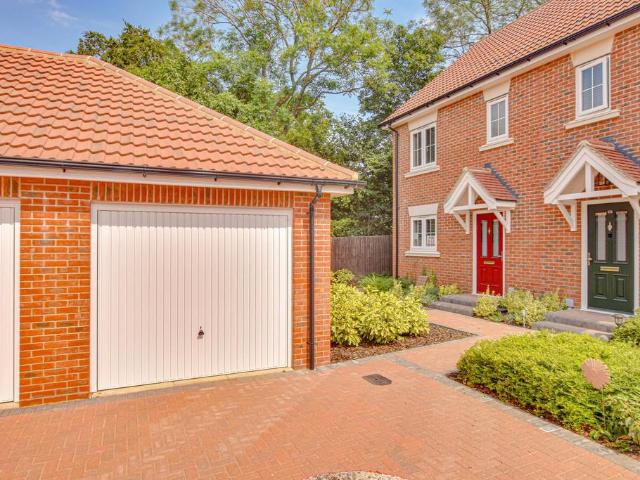 2 bedroom semi detached house for sale