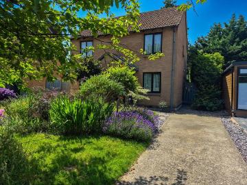 2 bedroom semi detached house for sale