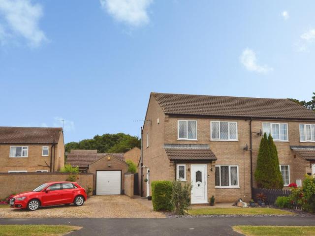 2 bedroom semi detached house for sale