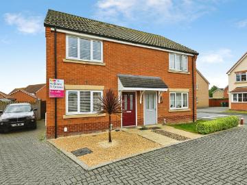 2 bedroom semi detached house for sale
