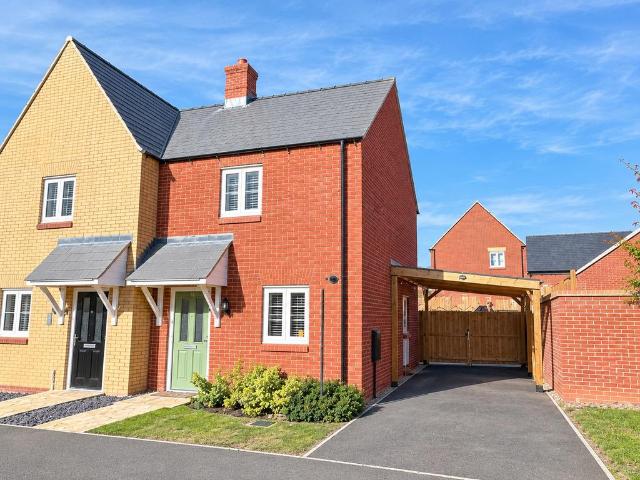 2 bedroom semi detached house for sale