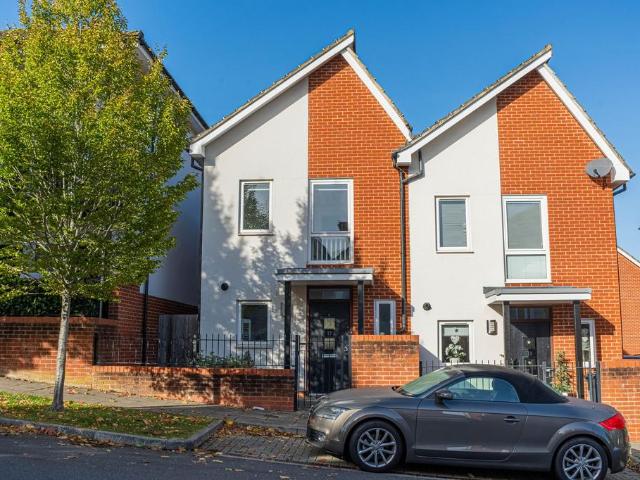 2 bedroom semi detached house for sale