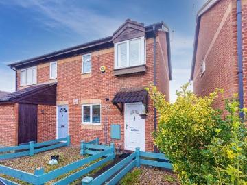 2 bedroom semi detached house for sale