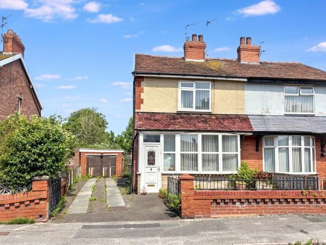 2 bedroom semi detached house for sale