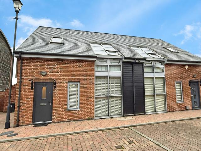 2 bedroom semi detached house for sale