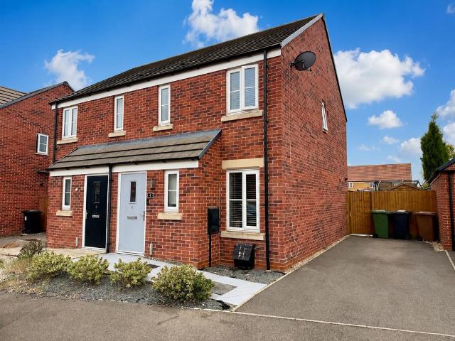 2 bedroom semi detached house for sale