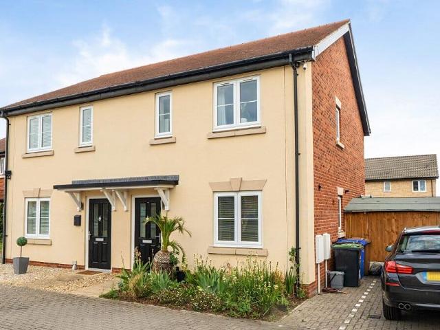 2 bedroom semi detached house for sale
