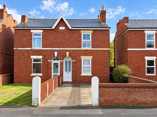 2 bedroom semi detached house for sale