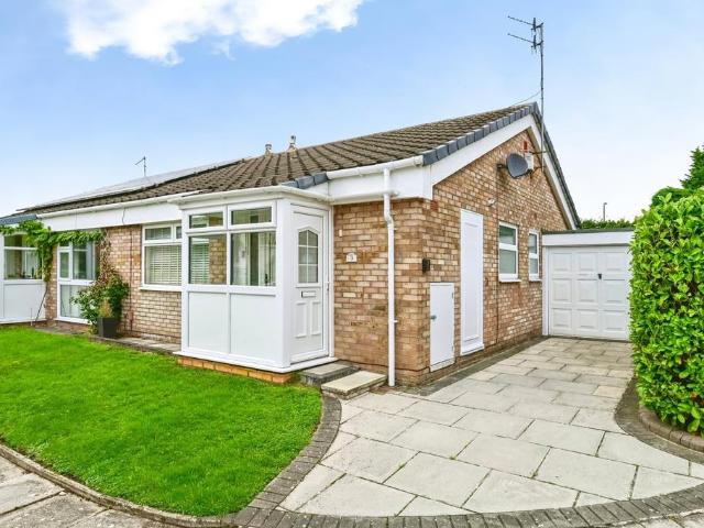 2 bedroom semi detached house for sale