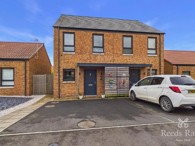2 bedroom semi detached house for sale