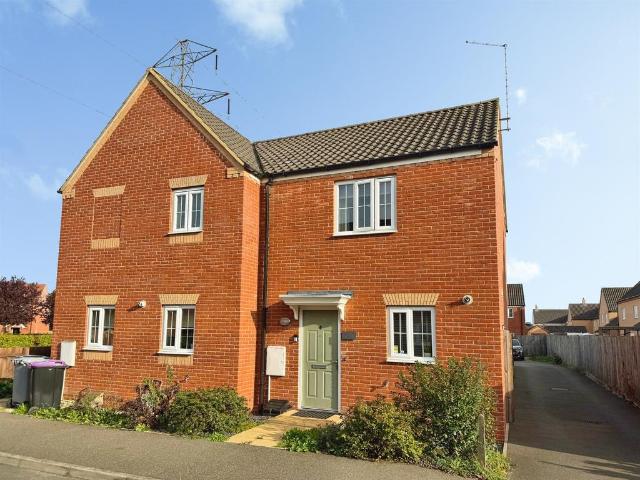 2 bedroom semi detached house for sale