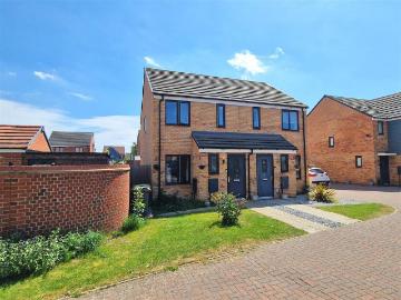 2 bedroom semi detached house for sale