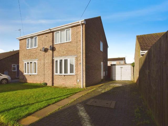 2 bedroom semi detached house for sale