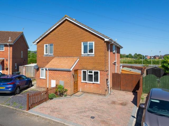 2 bedroom semi detached house for sale