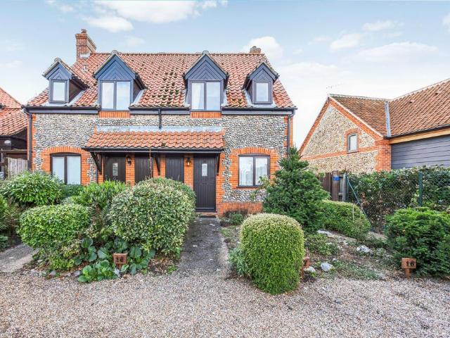 2 bedroom semi detached house for sale