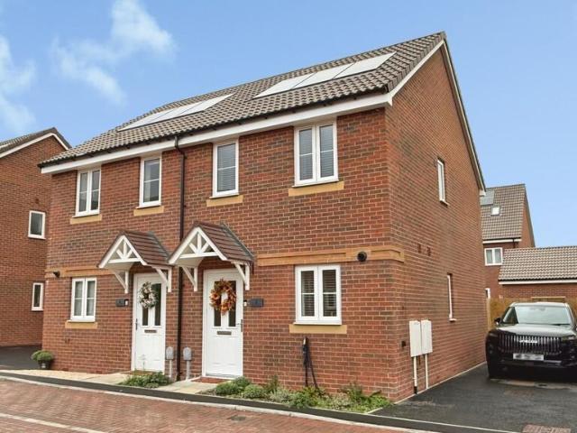 2 bedroom semi detached house for sale