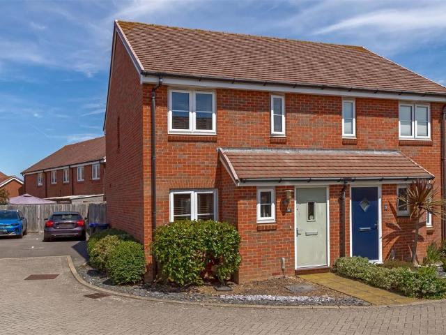 2 bedroom semi detached house for sale