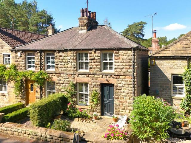2 bedroom semi detached house for sale