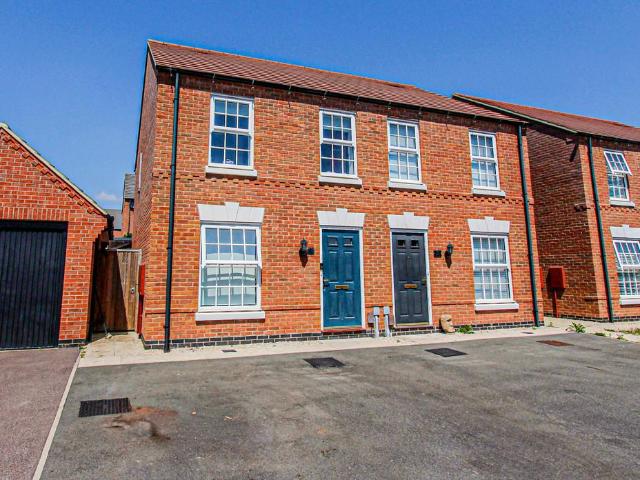 2 bedroom semi detached house for sale