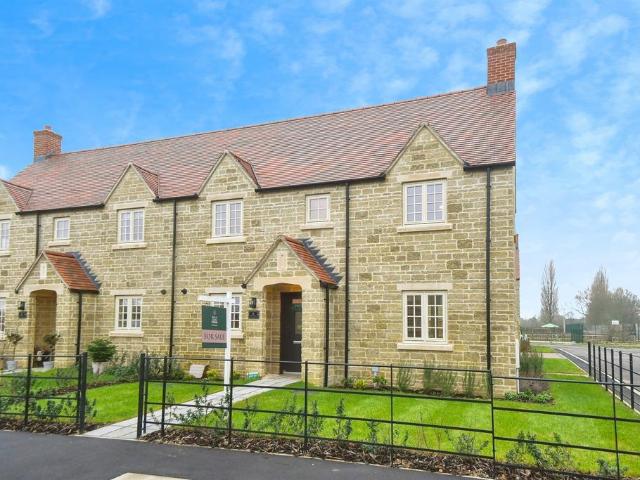 2 bedroom semi detached house for sale