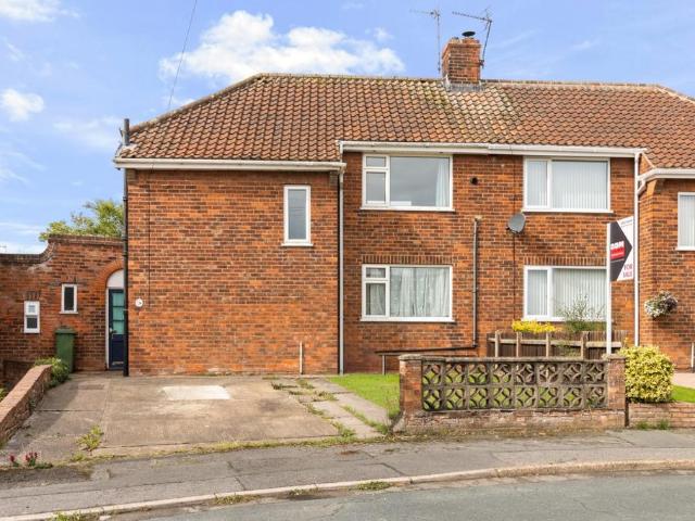2 bedroom semi detached house for sale